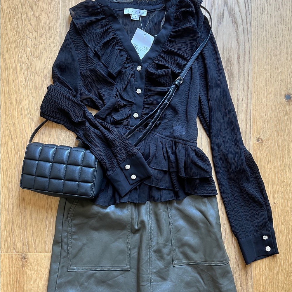 Black Ruffled Top - Picture 5 of 6